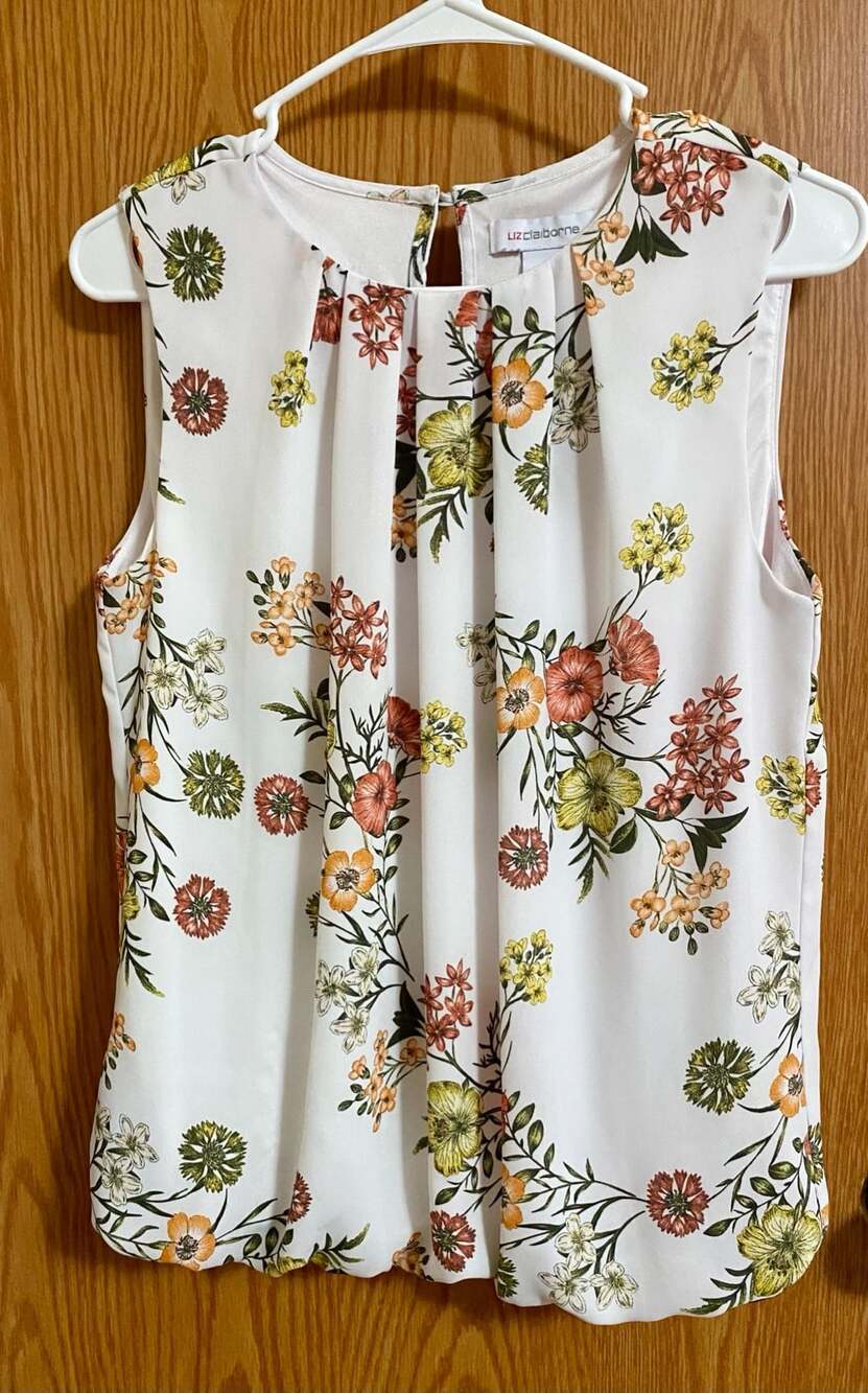 Liz Claiborne Floral Pleated Sleeveless Blouse Cream